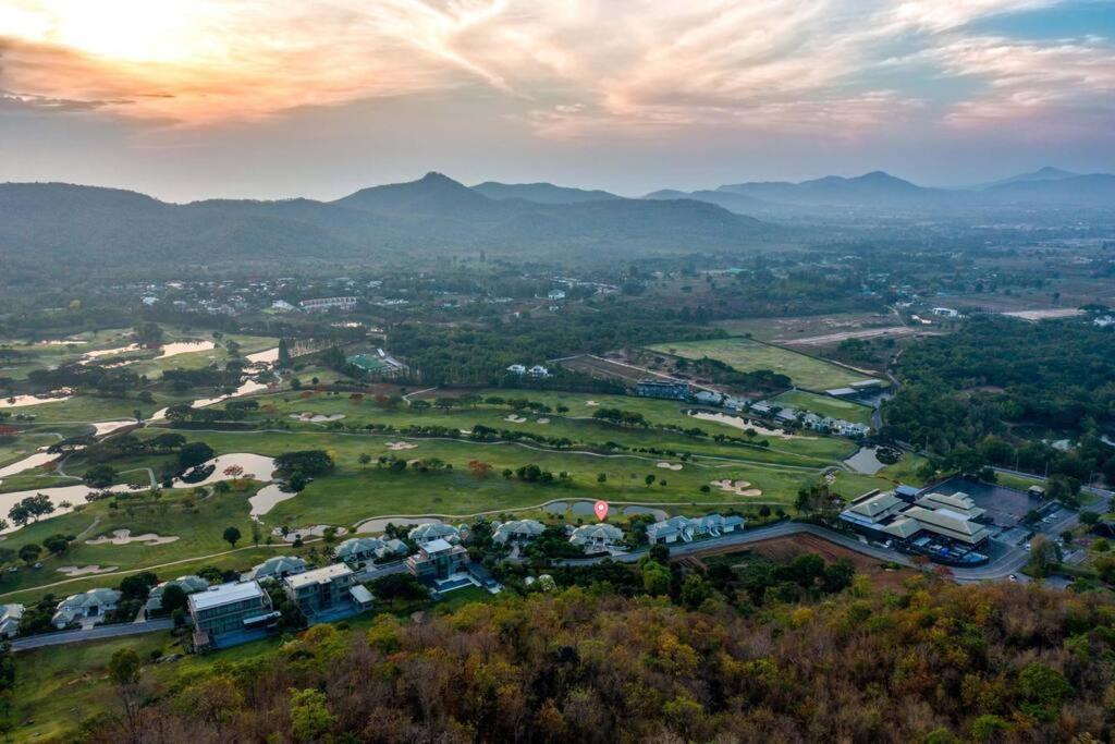 Luxury Mansion On Golf Course Bmg5 Hua Hin