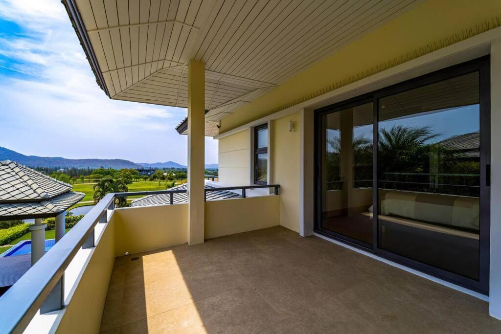 Luxury Mansion On Golf Course Bmg5 Biệt thự