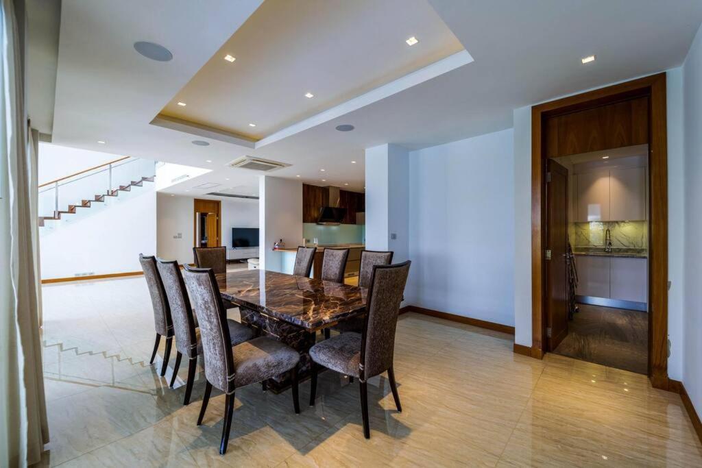Luxury Mansion On Golf Course Bmg5 Hua Hin