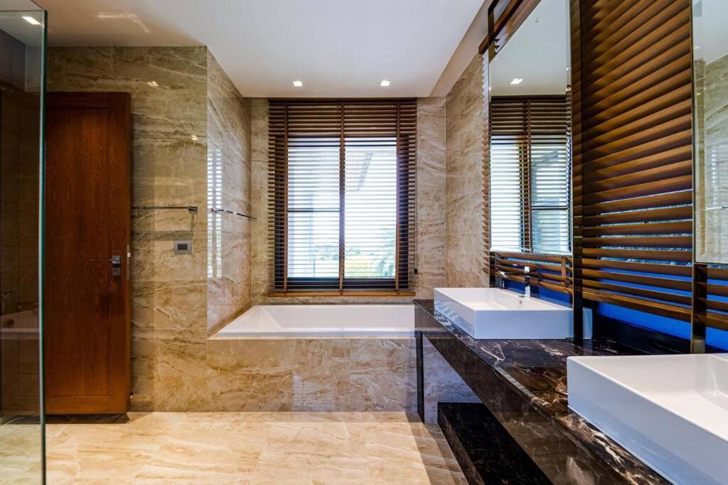 Luxury Mansion On Golf Course Bmg5 * Hua Hin
