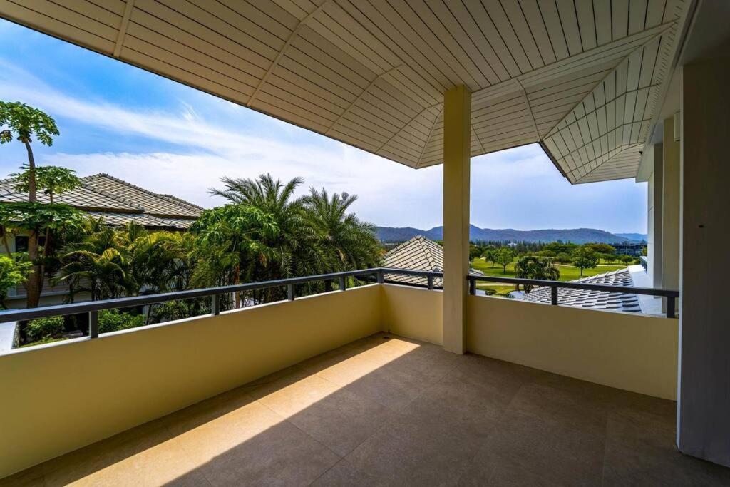 Luxury Mansion On Golf Course Bmg5 Hua Hin