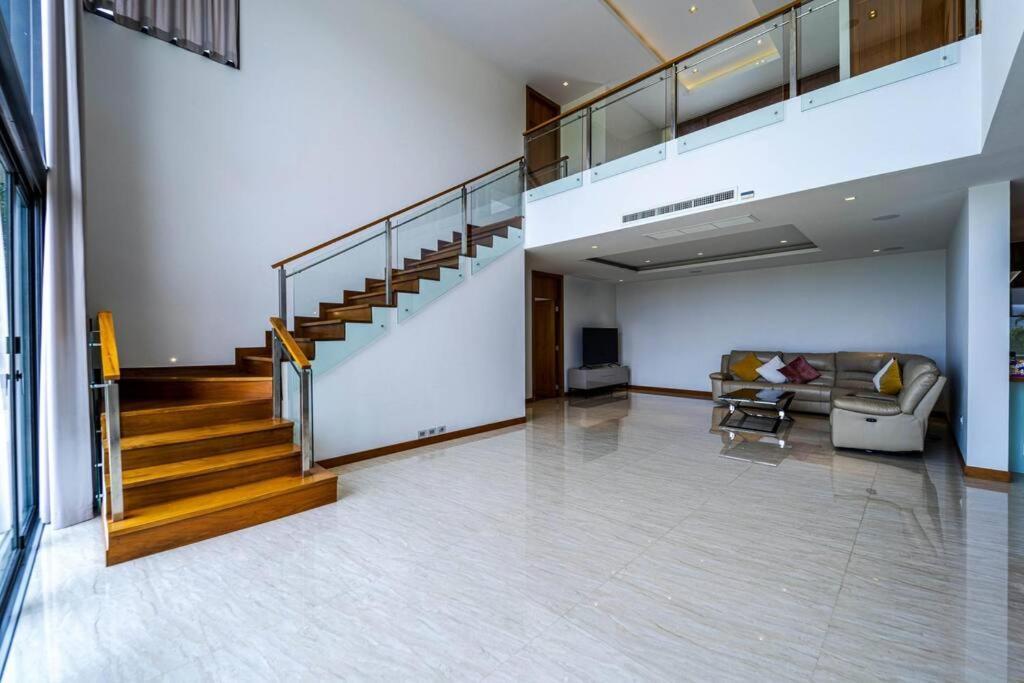 Biệt thự Luxury Mansion On Golf Course Bmg5 *