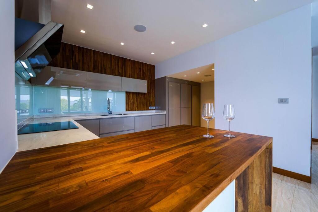 Luxury Mansion On Golf Course Bmg5 *
