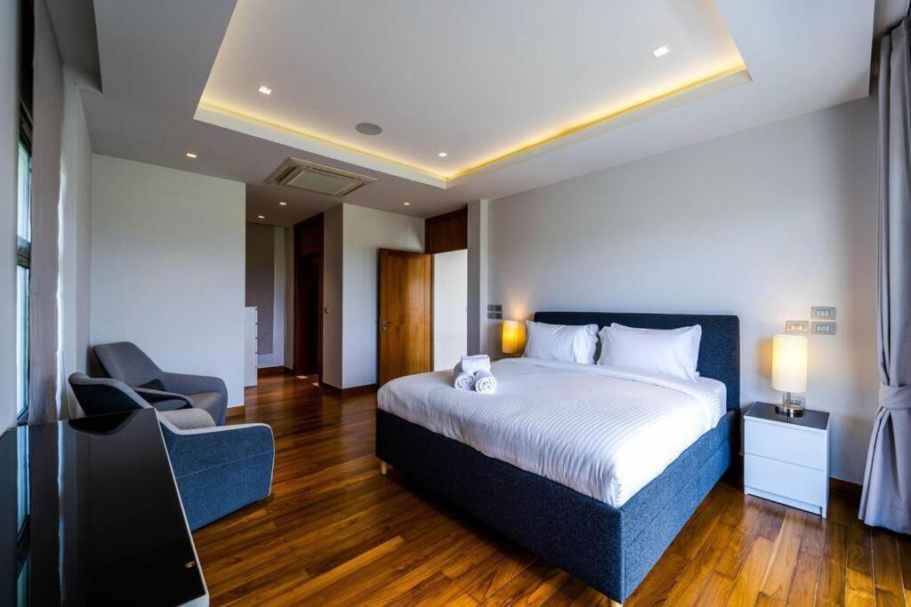 Biệt thự Luxury Mansion On Golf Course Bmg5 *