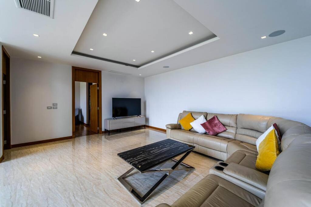 Luxury Mansion On Golf Course Bmg5 *