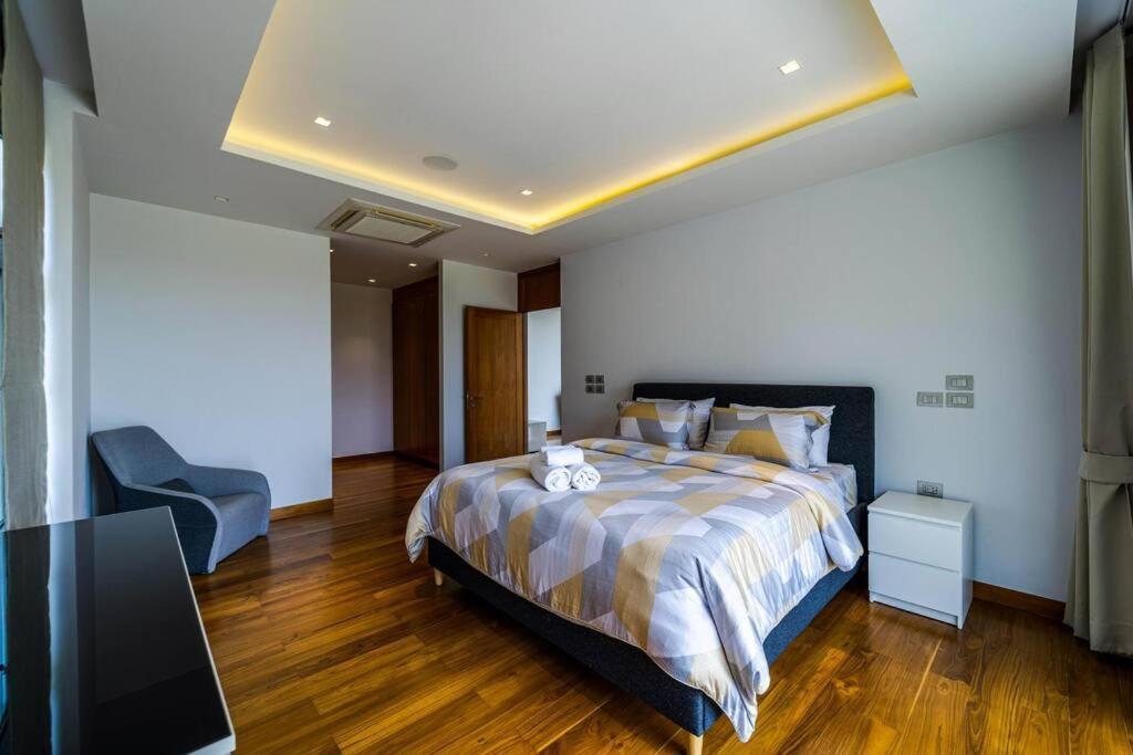 Luxury Mansion On Golf Course Bmg5 Biệt thự *