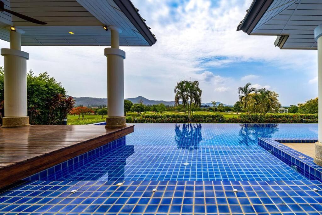 Luxury Mansion On Golf Course Bmg5 Biệt thự