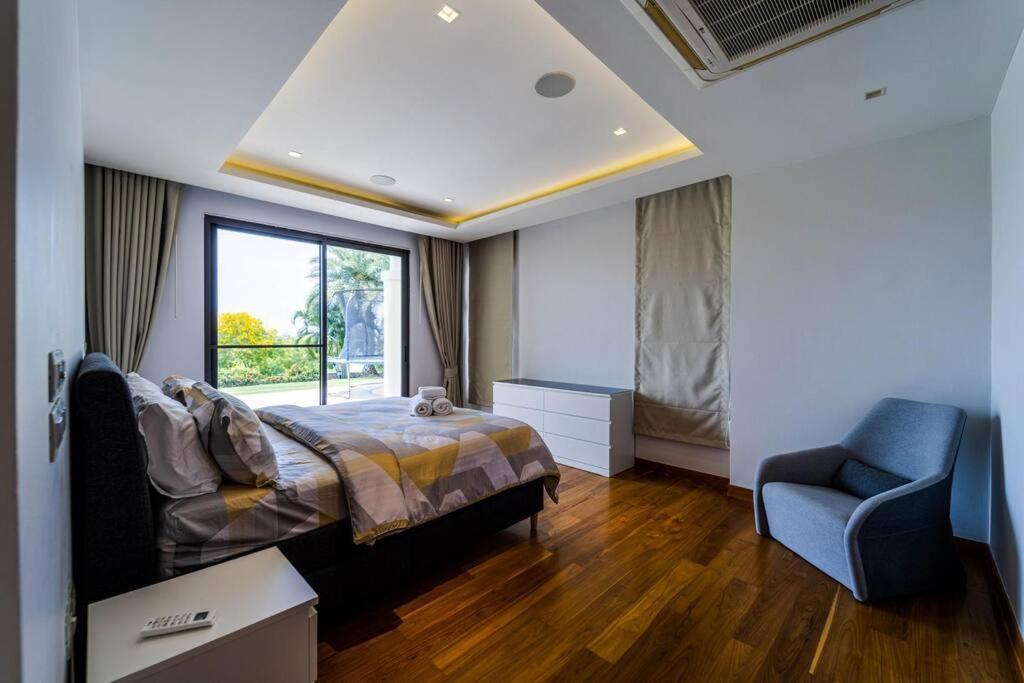 Biệt thự Luxury Mansion On Golf Course Bmg5 Hua Hin