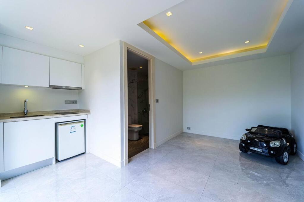 Luxury Mansion On Golf Course Bmg5 Hua Hin