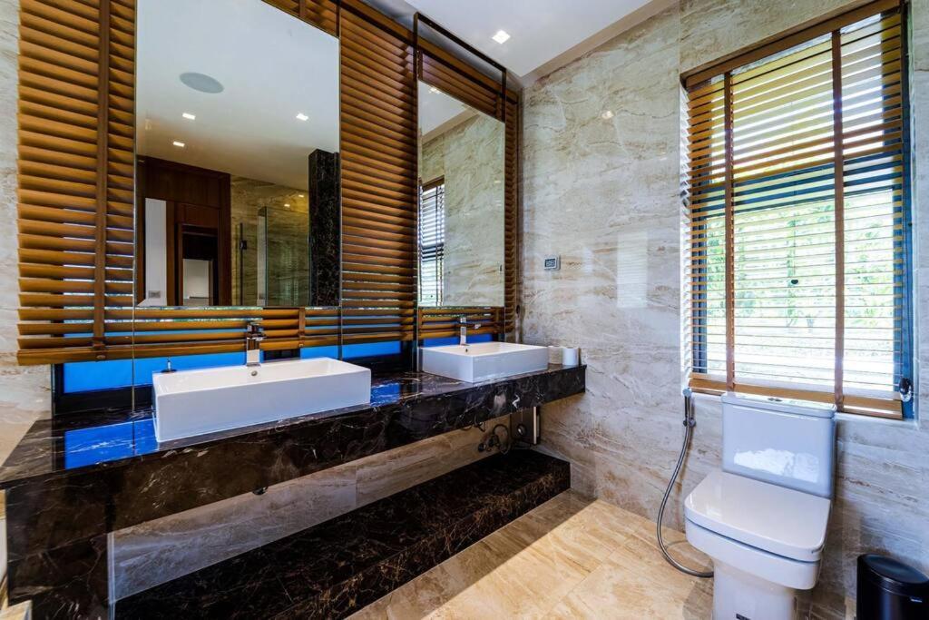 Luxury Mansion On Golf Course Bmg5 Biệt thự