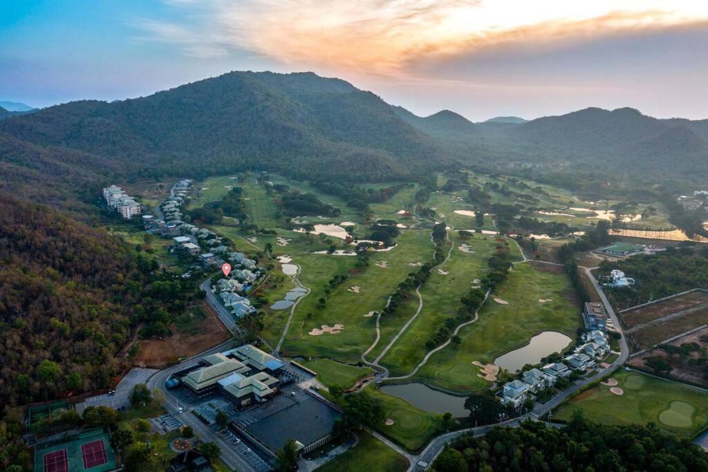 Biệt thự Luxury Mansion On Golf Course Bmg5 Hua Hin
