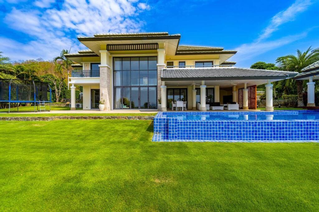 Luxury Mansion On Golf Course Bmg5 Hua Hin