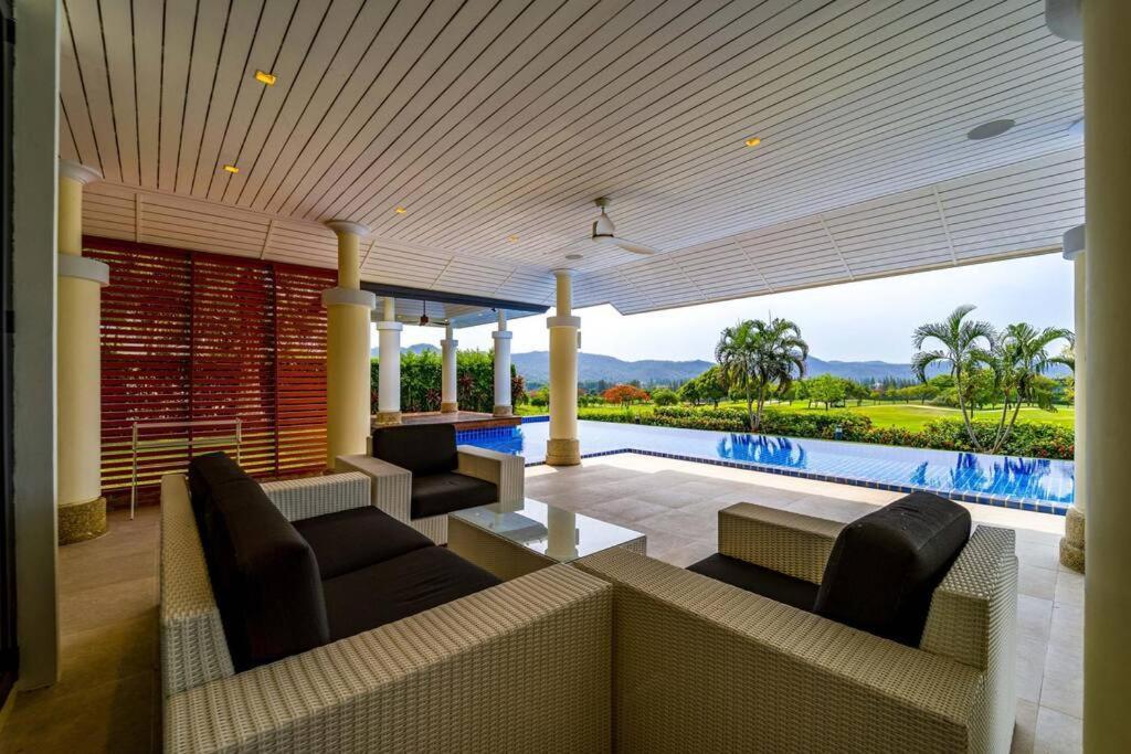 Luxury Mansion On Golf Course Bmg5