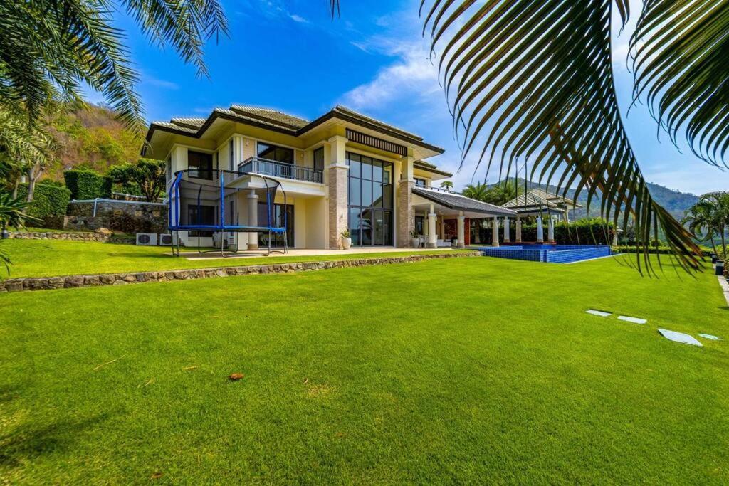 Biệt thự Luxury Mansion On Golf Course Bmg5 Hua Hin