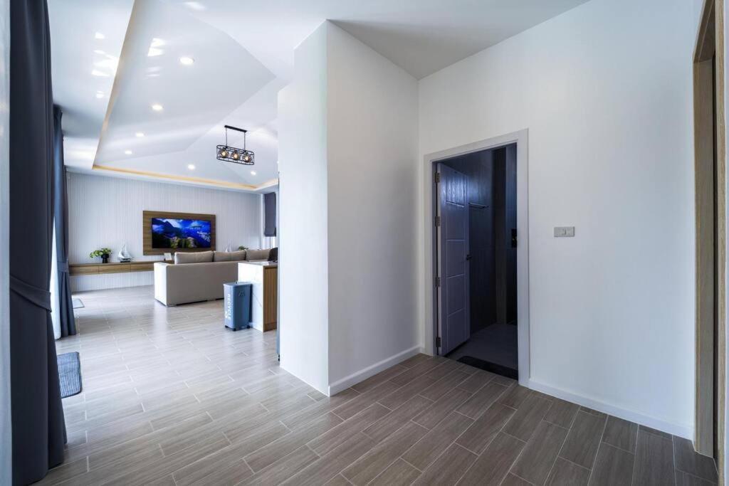 Private Modern 3 Bedroom Pool Villa! Av1 Hua Hin