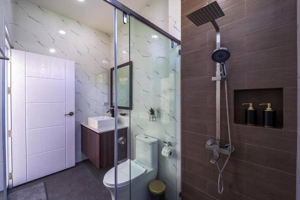 Private Modern 3 Bedroom Pool Villa! Av1 Hua Hin