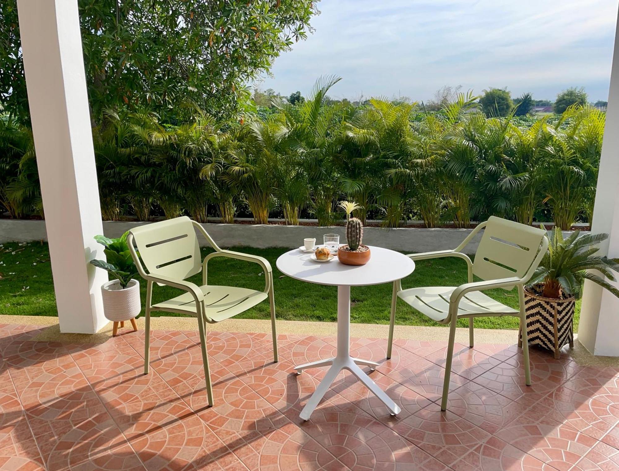 Charming Asian Style House Close To Black Mountain Golf Club Vakantiehuis