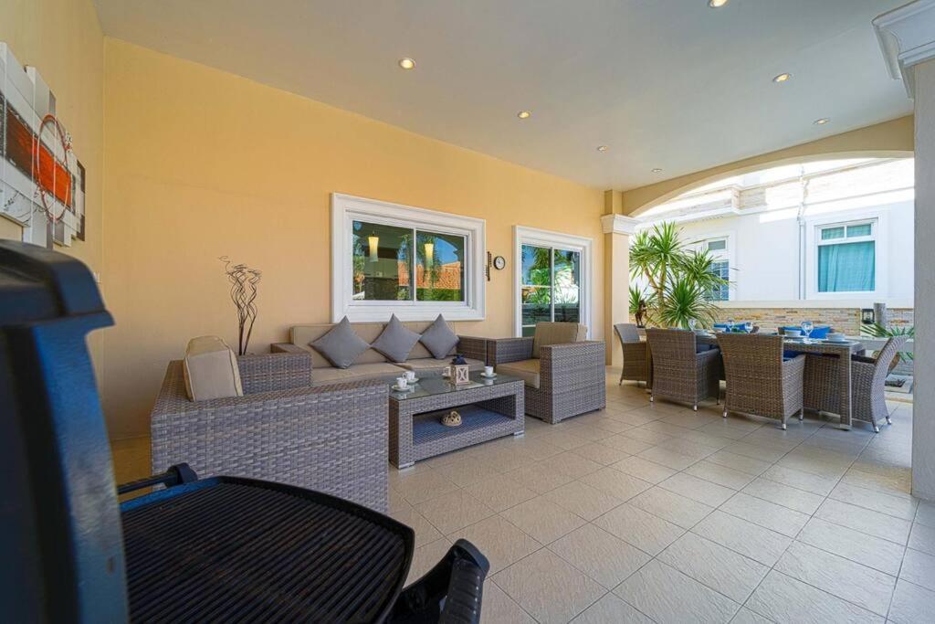 Luxurious 5-bedroom Private Pool Villa! Pv5 * Hua Hin