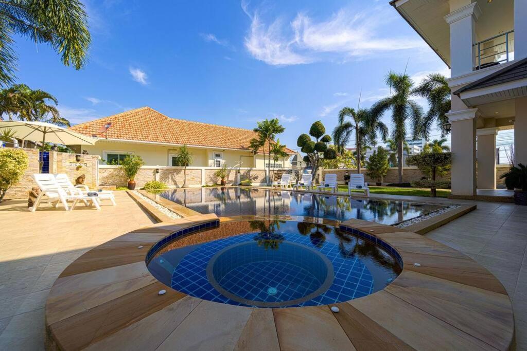 Luxurious 5-bedroom Private Pool Villa! Pv5 Villa Hua Hin