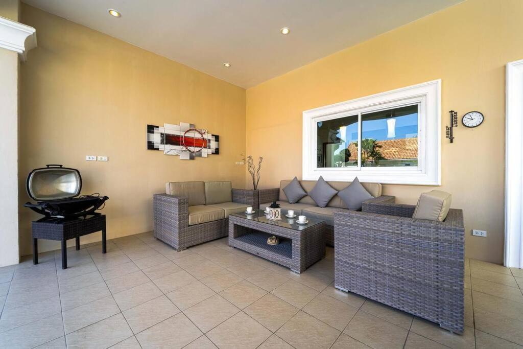 Luxurious 5-bedroom Private Pool Villa! Pv5 Villa *