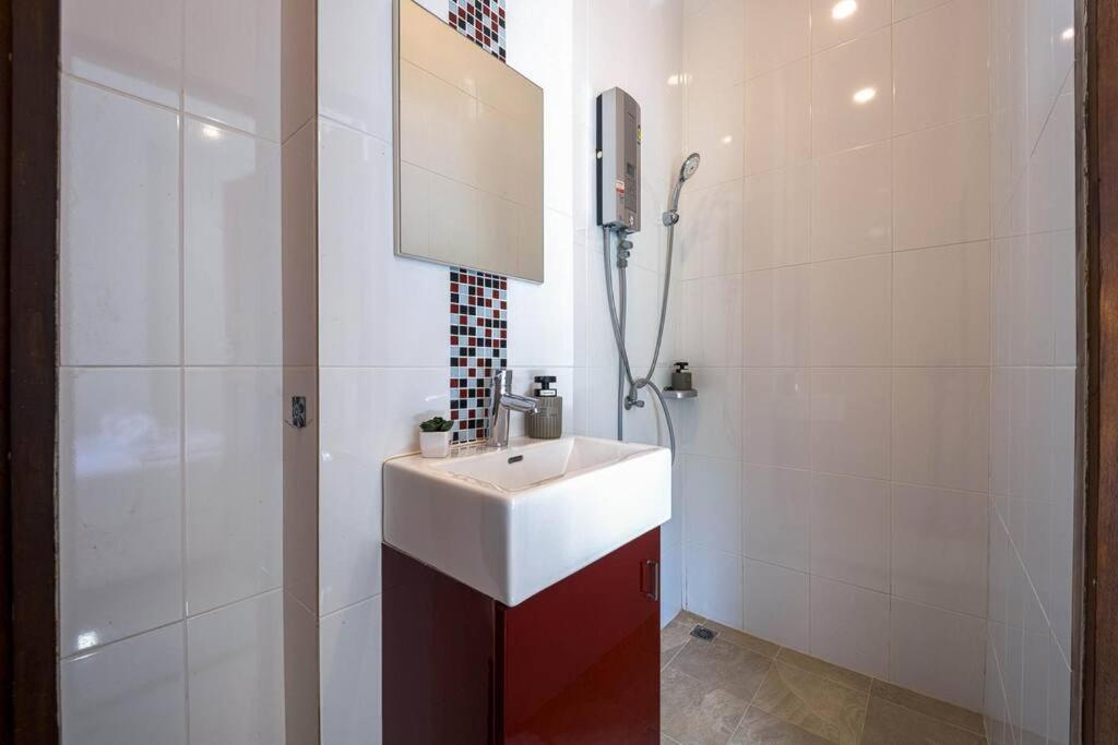 Villa Luxurious 5-bedroom Private Pool Villa! Pv5 *