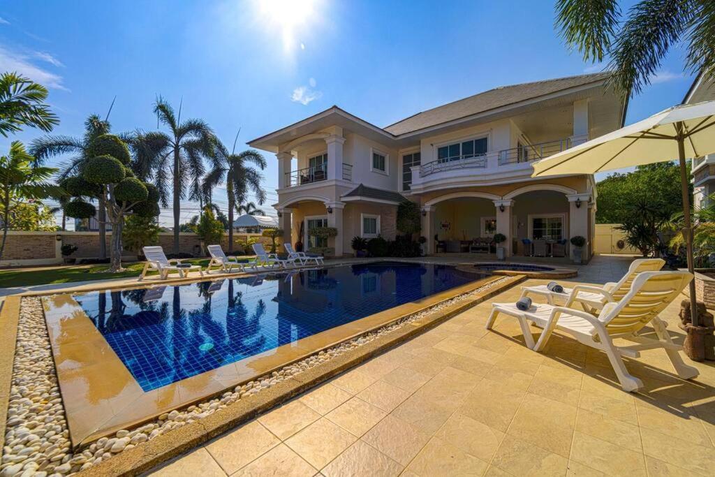 Villa Luxurious 5-bedroom Private Pool Villa! Pv5 Hua Hin