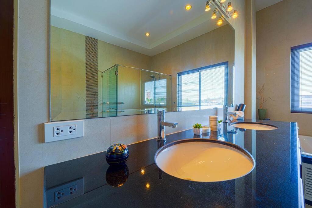 Luxurious 5-bedroom Private Pool Villa! Pv5 Villa *