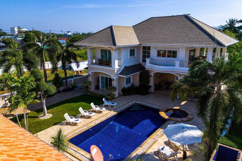 Luxurious 5-bedroom Private Pool Villa! Pv5 Villa