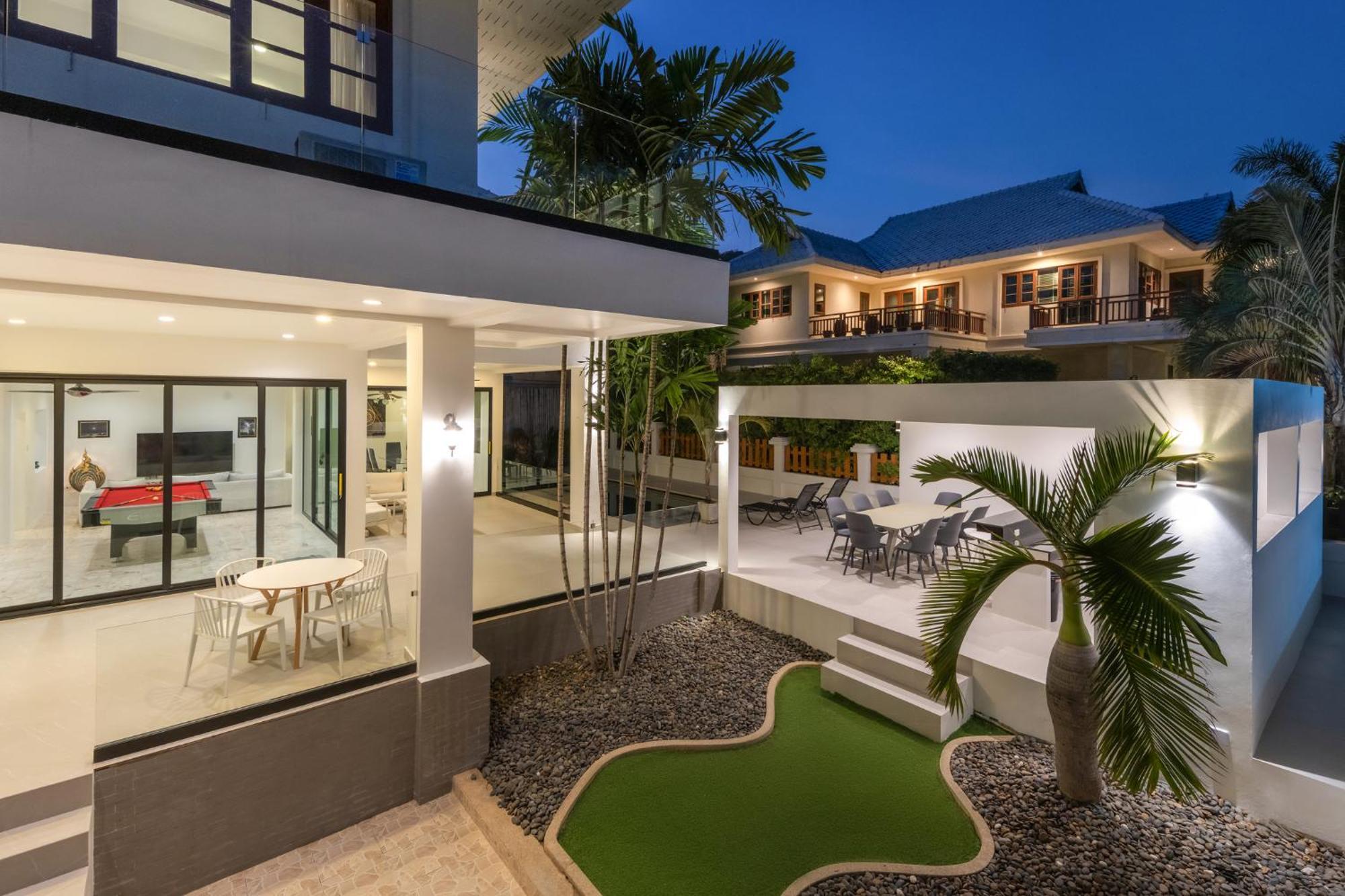 Stunning With Pool And Tropical Garden Villa
