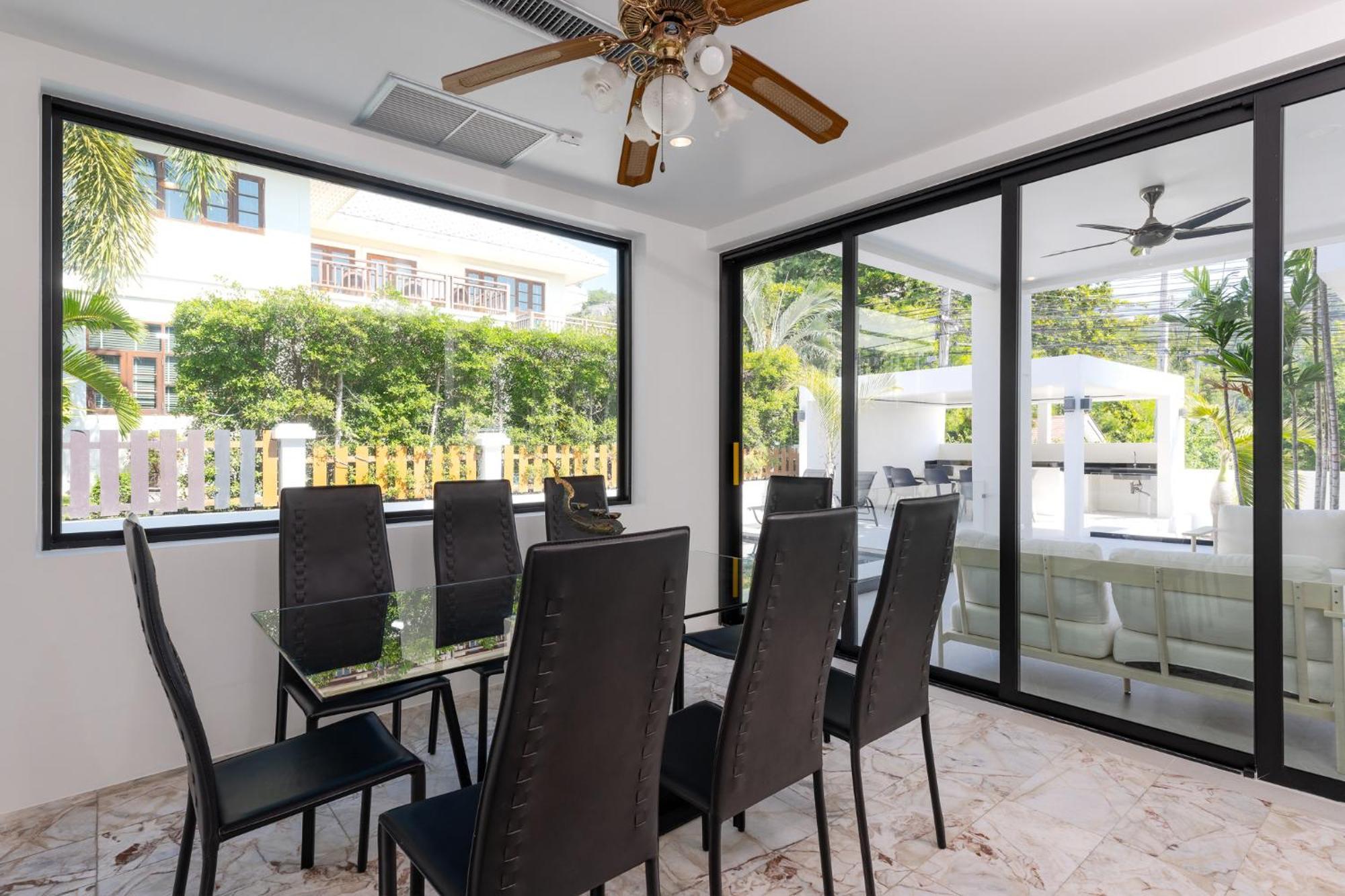 Villa Stunning With Pool And Tropical Garden *