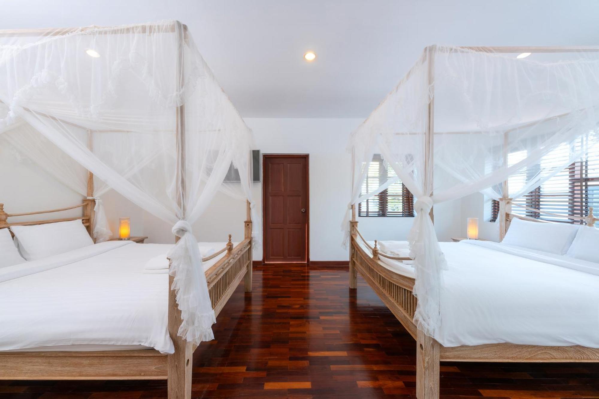 Villa Stunning With Pool And Tropical Garden HHQ