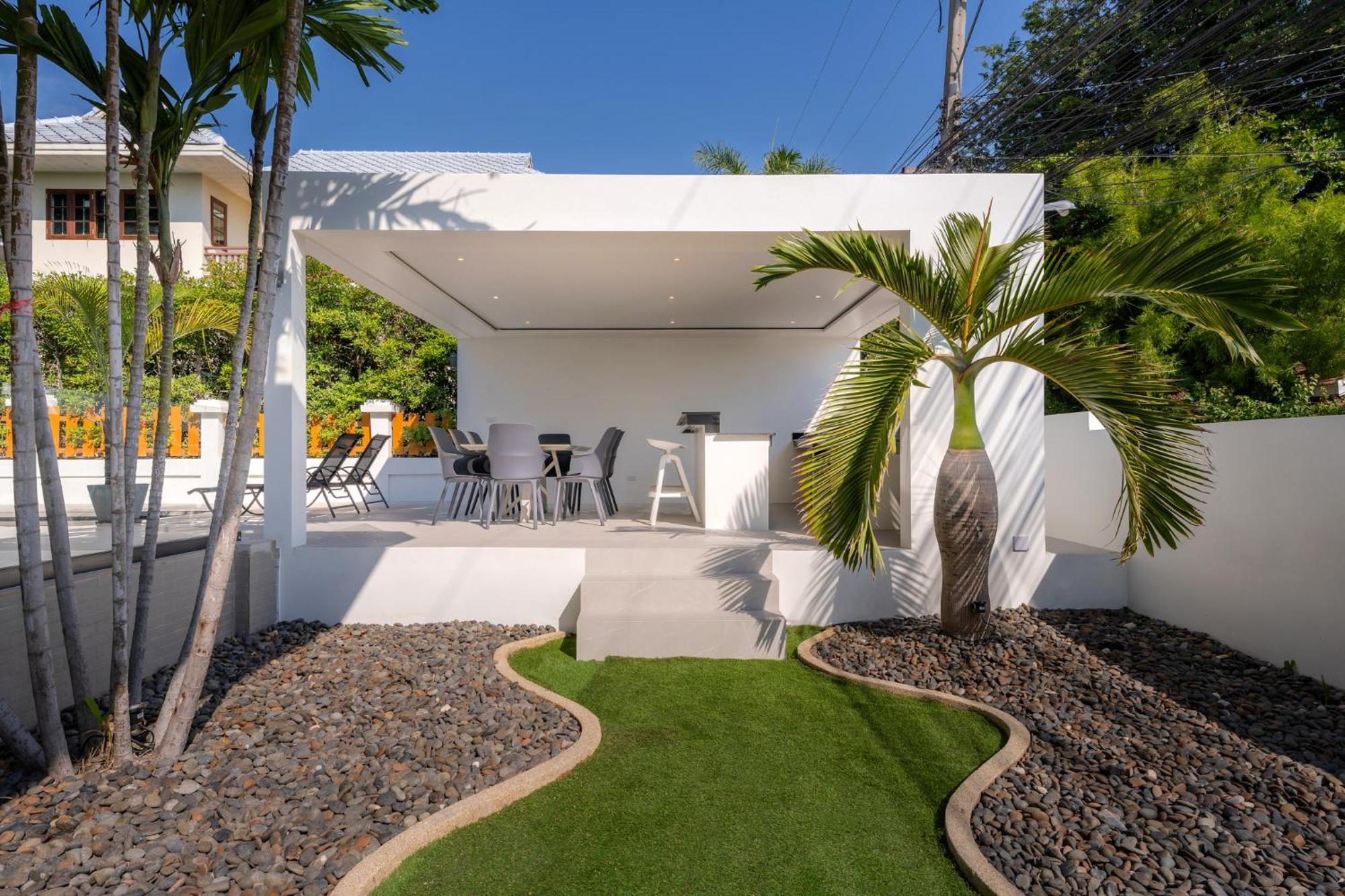 Stunning With Pool And Tropical Garden HHQ