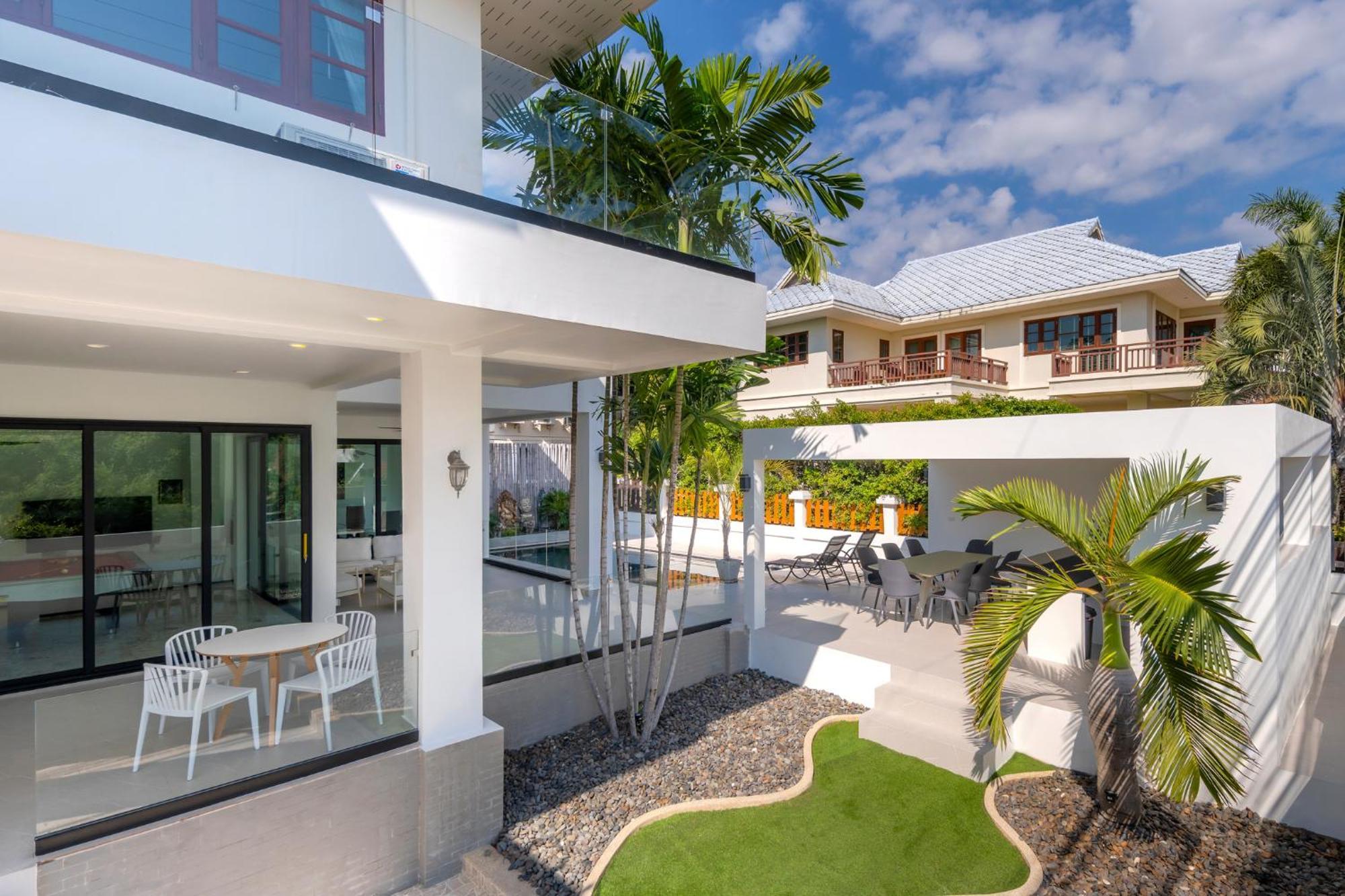 Stunning With Pool And Tropical Garden * HHQ