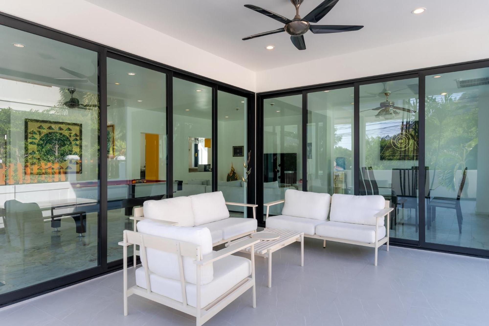 Villa Stunning With Pool And Tropical Garden *