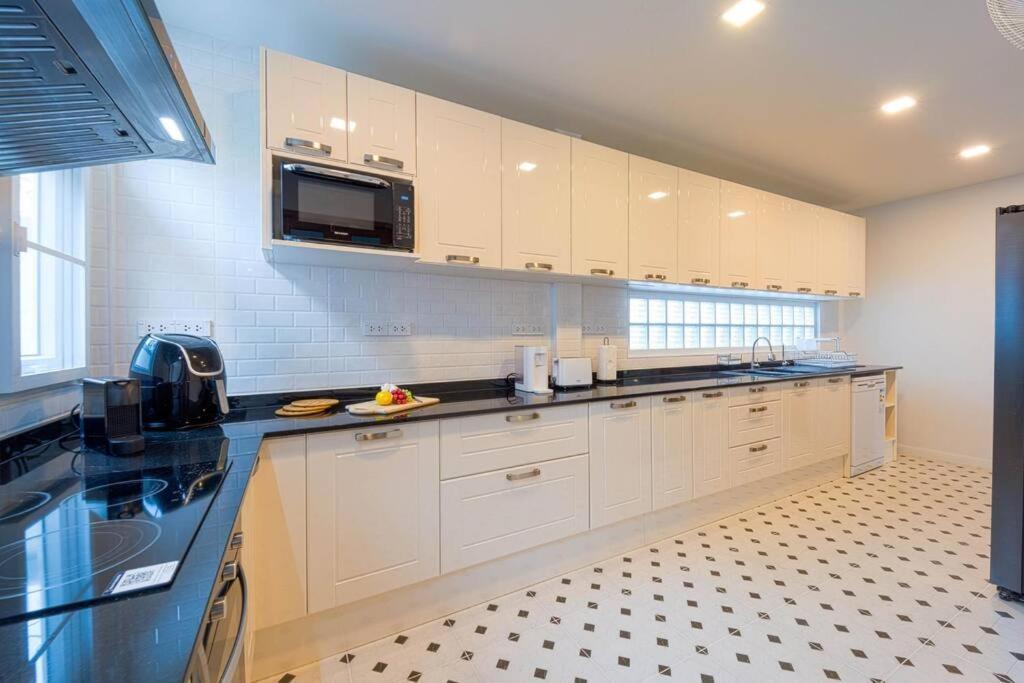 Biệt thự 5 Bedroom Pool In Center! Bv1 Hua Hin