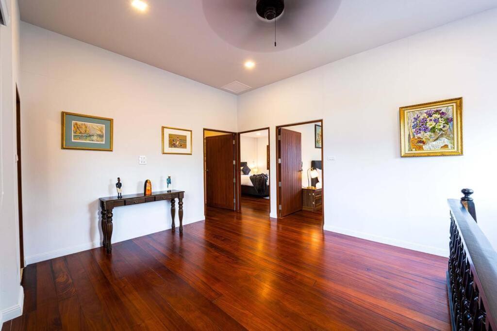 Biệt thự 5 Bedroom Pool In Center! Bv1