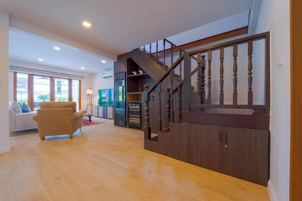 Biệt thự 5 Bedroom Pool In Center! Bv1 *