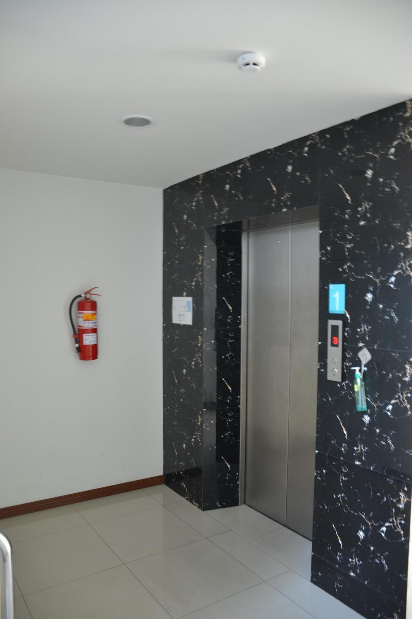Hotel The Base 3*