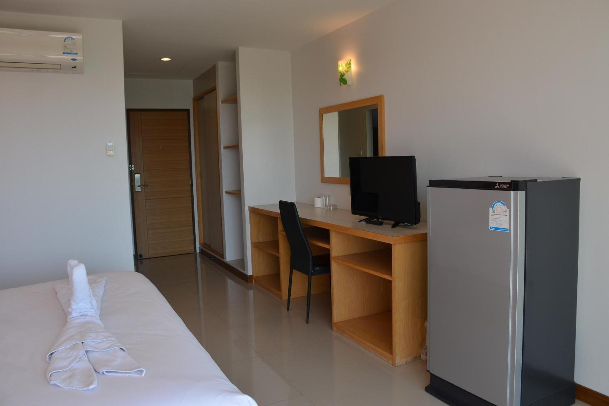 Hotel The Base Hua Hin