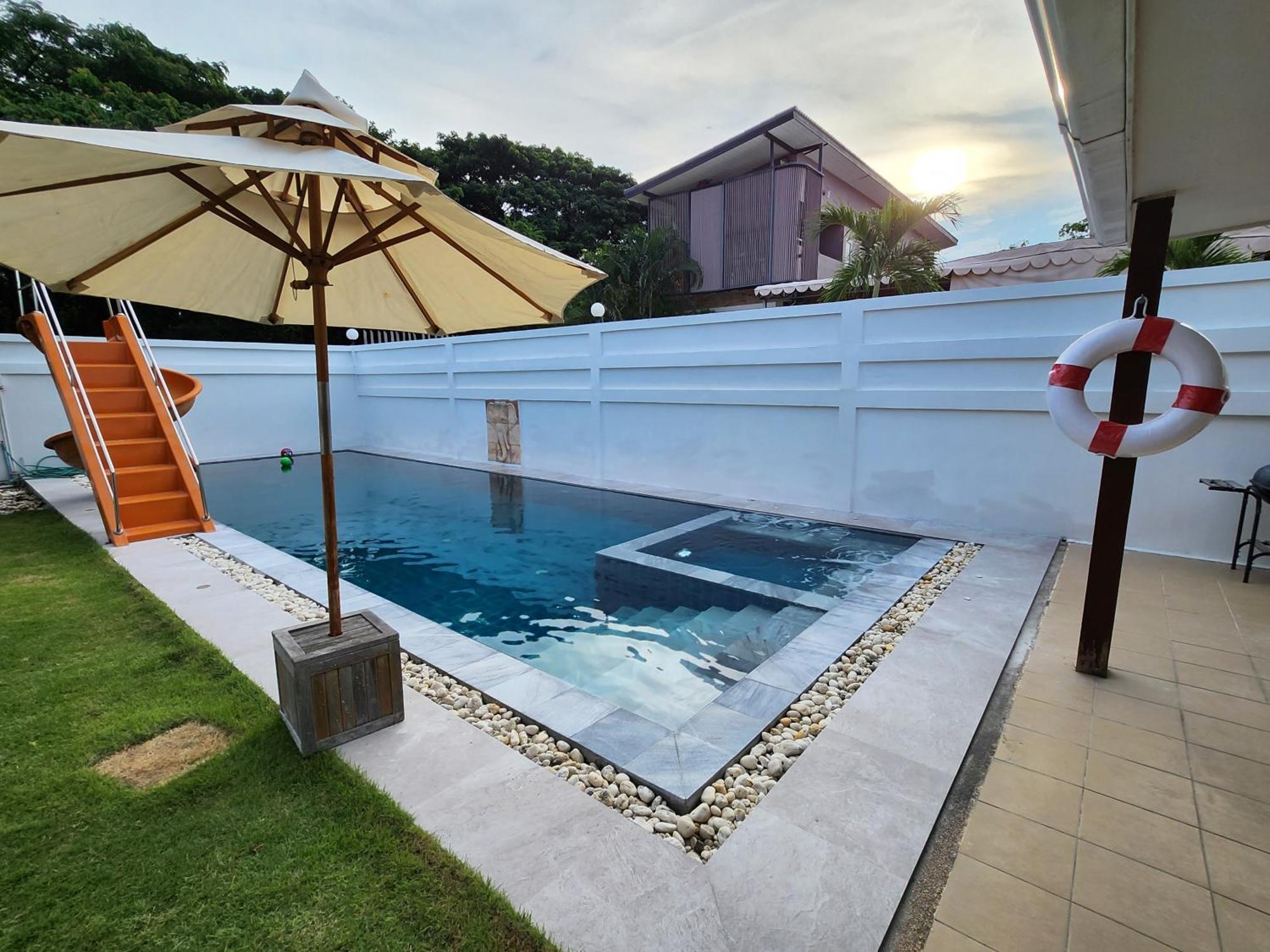 ทิวาพูลวิลล่า Thiva Pool