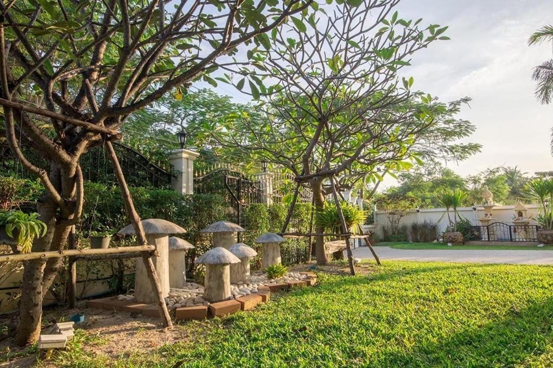 Baan Big Family Pool