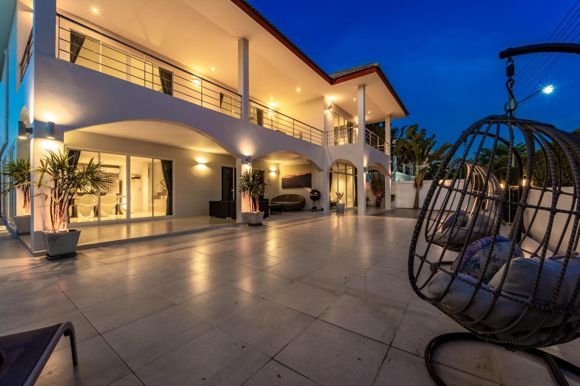 Modern 4 Bedroom Pool In Good Location Vy *