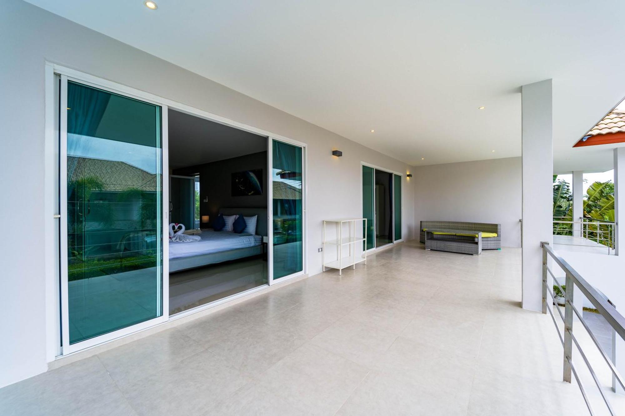 Modern 4 Bedroom Pool In Good Location Vy
