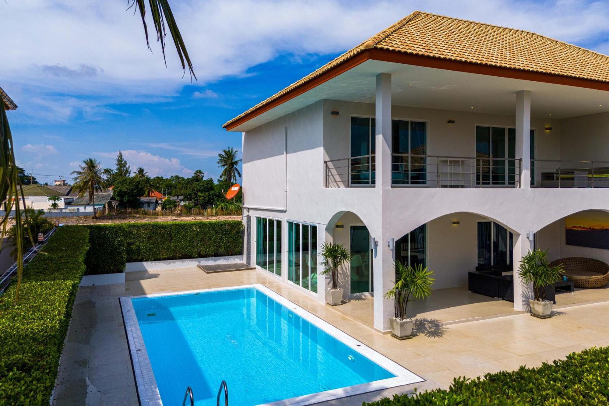 Modern 4 Bedroom Pool In Good Location Vy Vila *