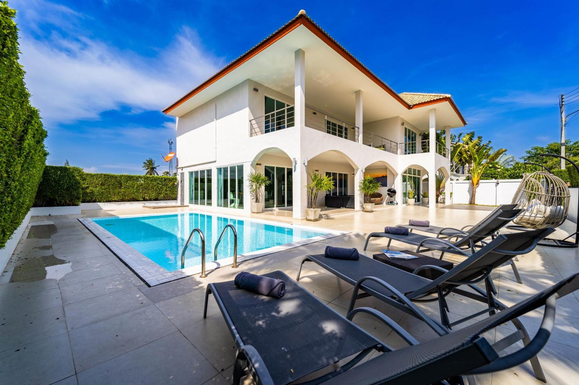 Modern 4 Bedroom Pool In Good Location Vy Hua Hin