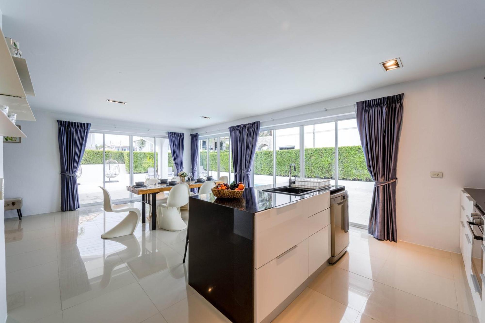 Modern 4 Bedroom Pool In Good Location Vy Vila Hua Hin