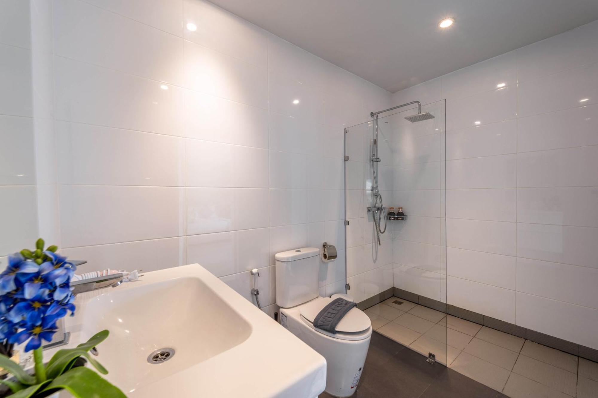 Modern 4 Bedroom Pool In Good Location Vy *