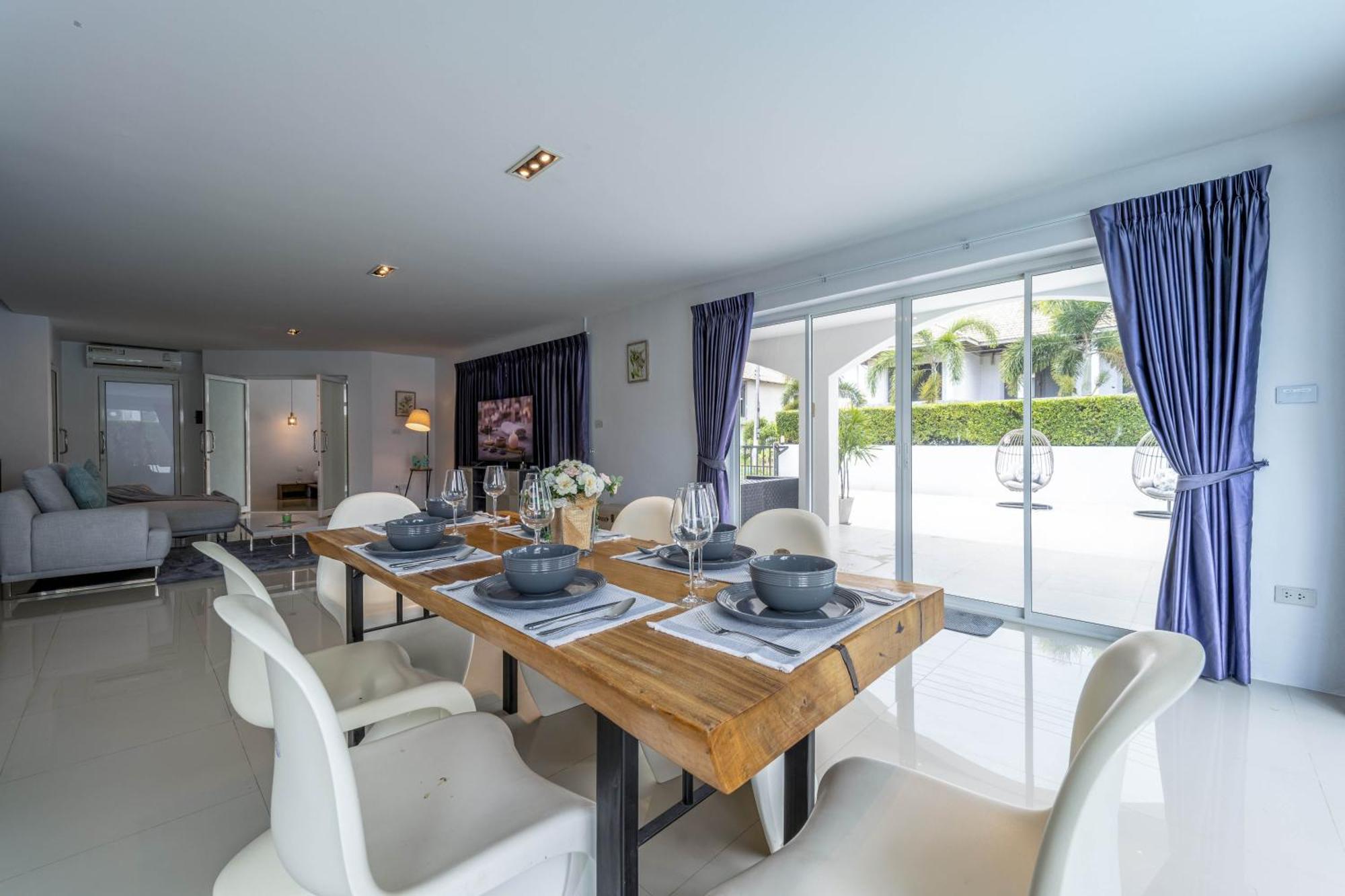 Modern 4 Bedroom Pool In Good Location Vy