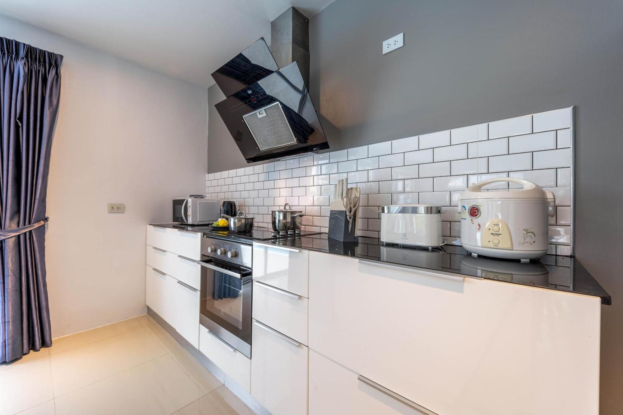 Modern 4 Bedroom Pool In Good Location Vy * Hua Hin
