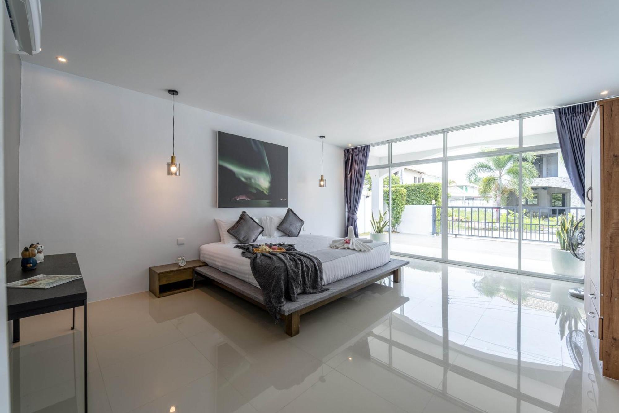 Modern 4 Bedroom Pool In Good Location Vy Hua Hin